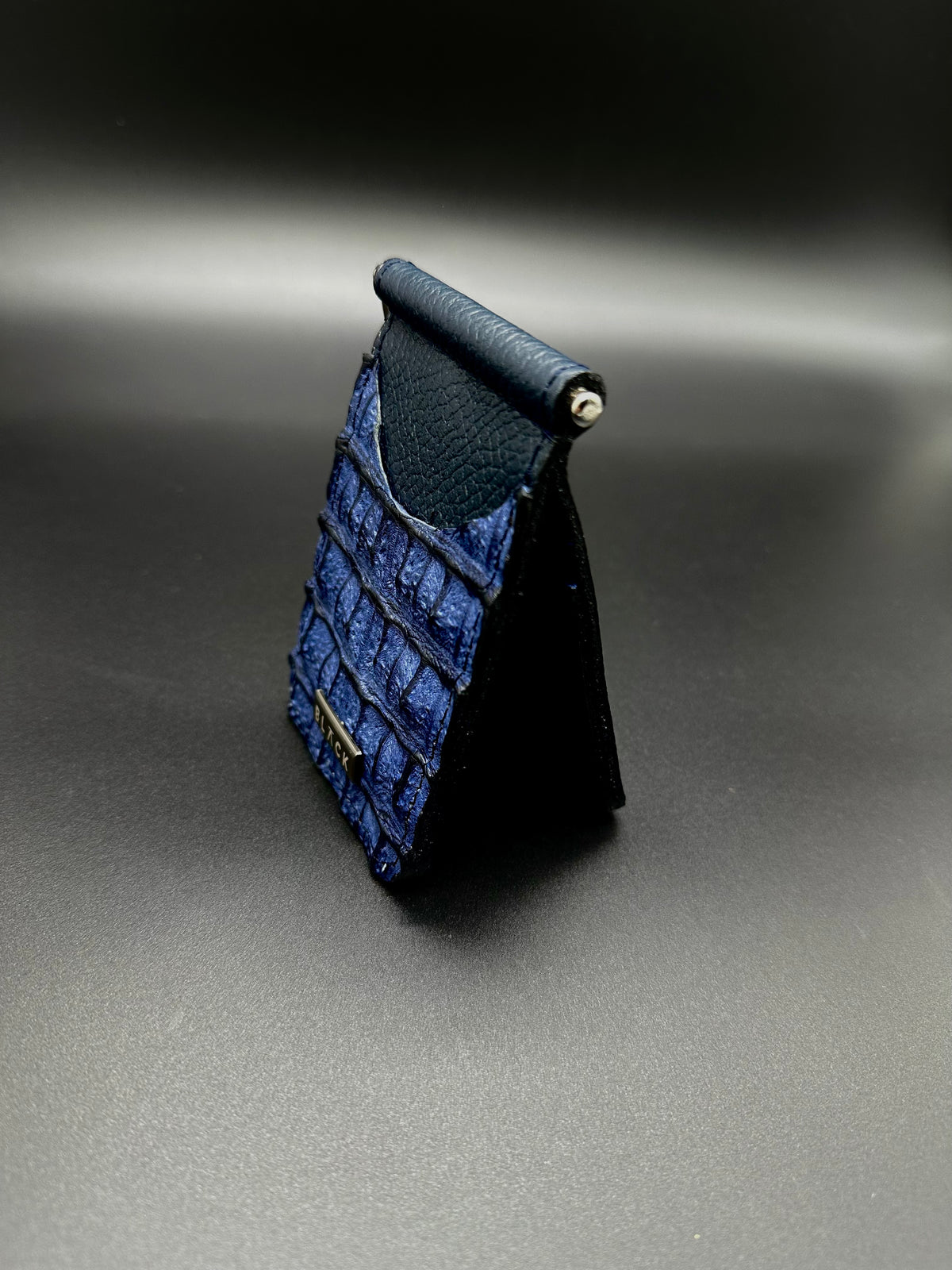 TARJETERO CON CLIP COCODRILO AZUL